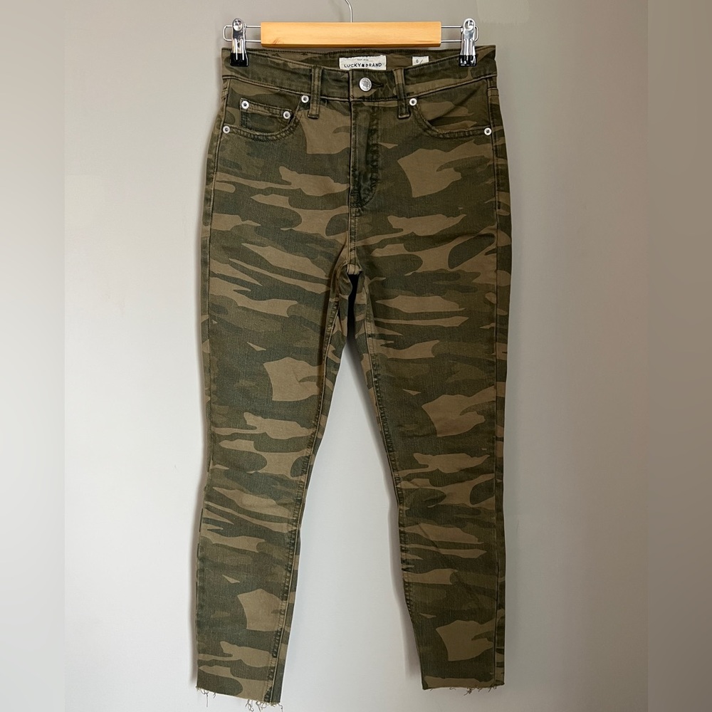 Lucky Brand Bridgette Crop Camo Print jeans